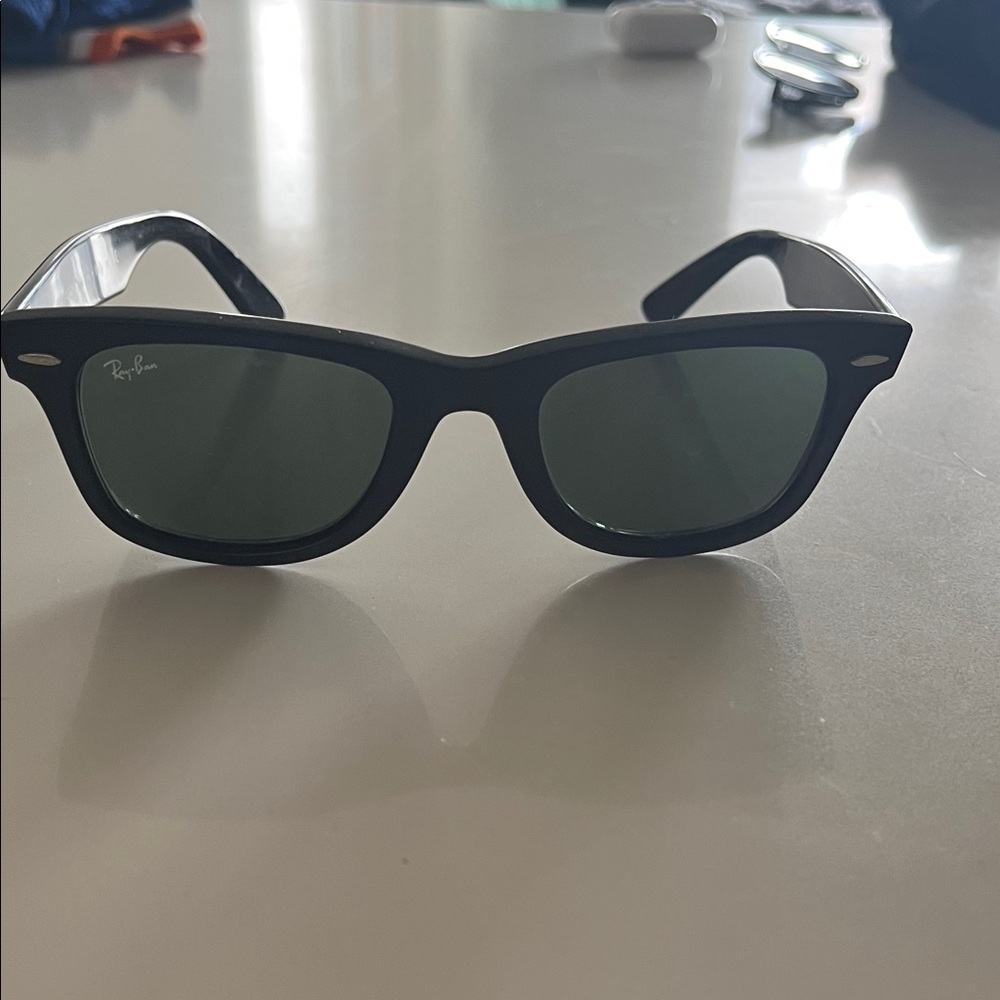 Ray-Ban Women’s Black Wayfarer Sunglasses